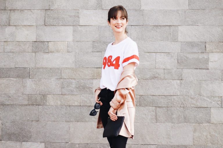 T-Shirt und Metallic Blazer auf meinem Modeblog