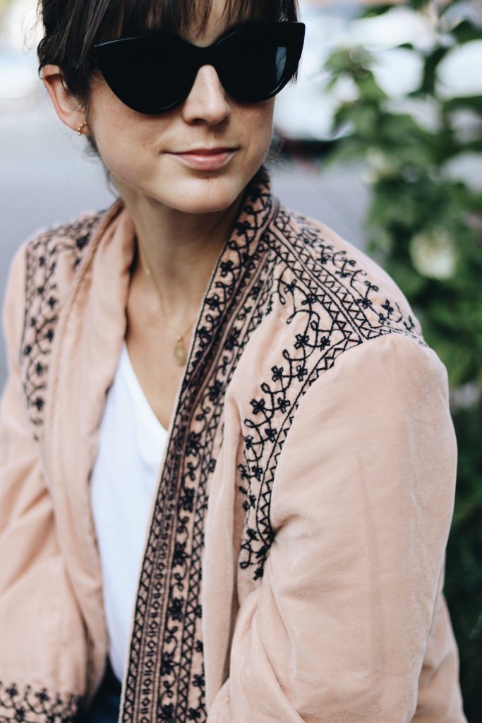 samt-kimono-jacke-aus-samt-trend-outfit